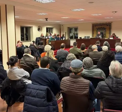 Fotograf&iacute;a dun pleno celebrado en Sada / La Opini&oacute;n de A Coru&ntilde;a